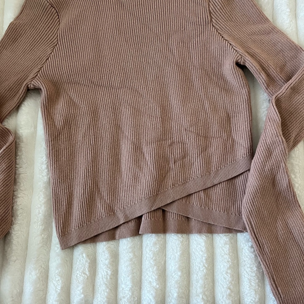 Kendall & Kylie Taupe Ribbed Knit Top - Picture 3 of 6